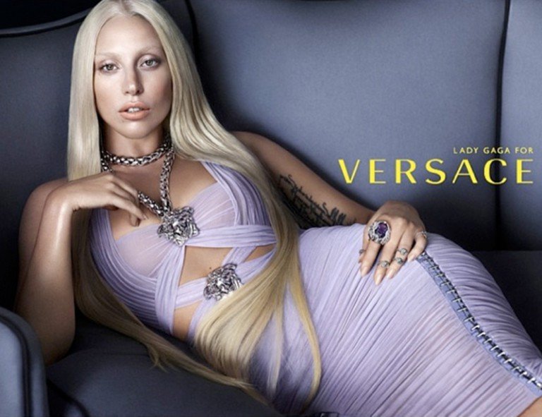 Gaga goes Versace