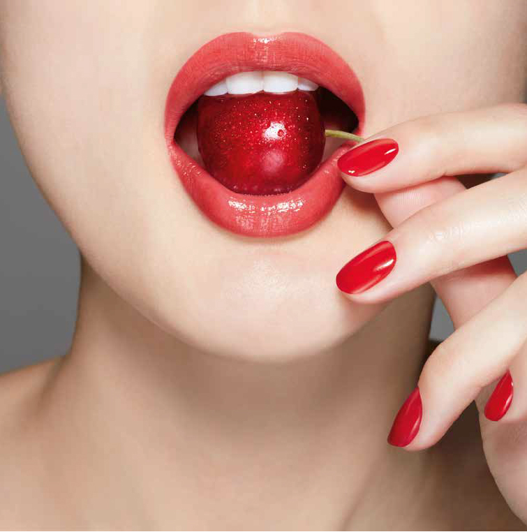 Cherry Oil Lipstick van Yves Rocher