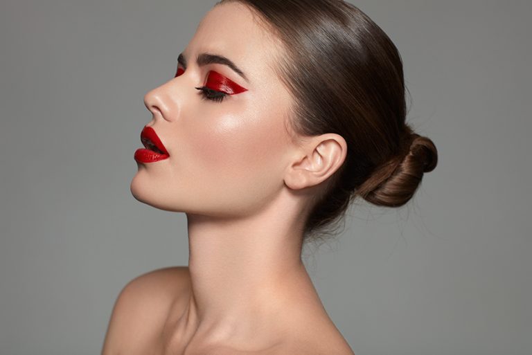 BE Creative Make Up presents: 40 shades of lipstick BE Creative Make Up presents: 40 shades of lipstick