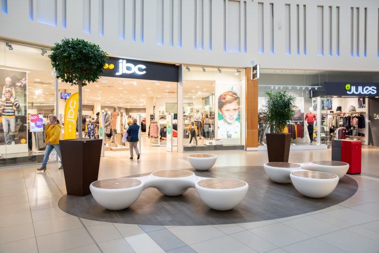 Solden Shoppen in Tropische Sferen Bij Shopping Nivelles